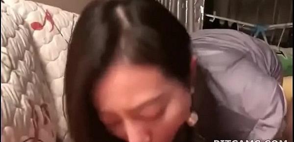  Amateur chinese girl make perfect blowjob and swallow the cum